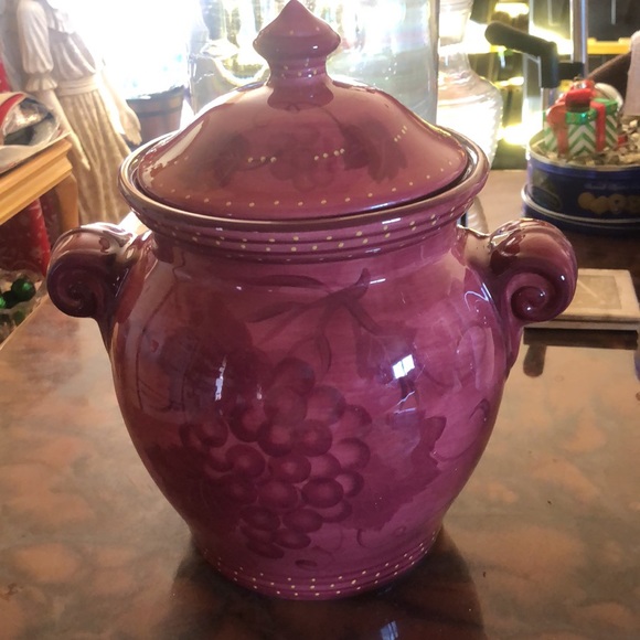 DONATED Pier 1 One Hand Painted Large Burgundy Grapes Cookie Jar/Canister w/Lid - Picture 3 of 9